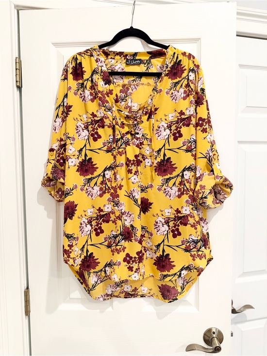 J for Justify Tops - Women’s Yellow Floral Lace-Up V-Neck Tunic Size XXL